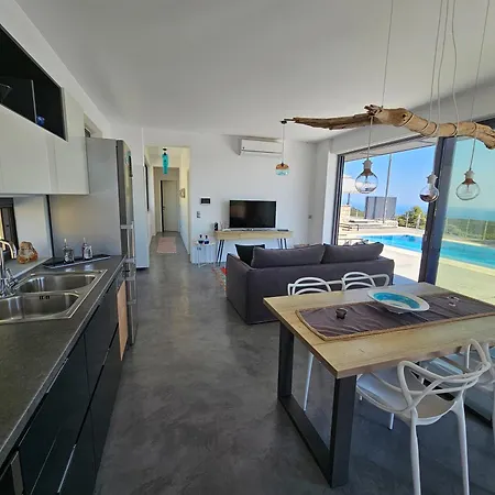 Kalli Thea * Vasiliki (Lefkada)