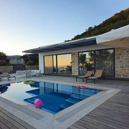 Kalli Thea Villa *